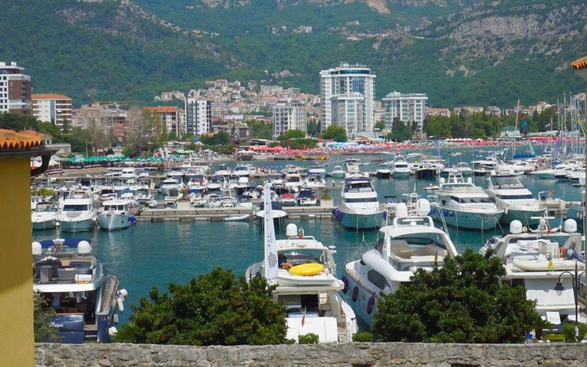 Old Town Budva – stone house with sea view and commercial premises.