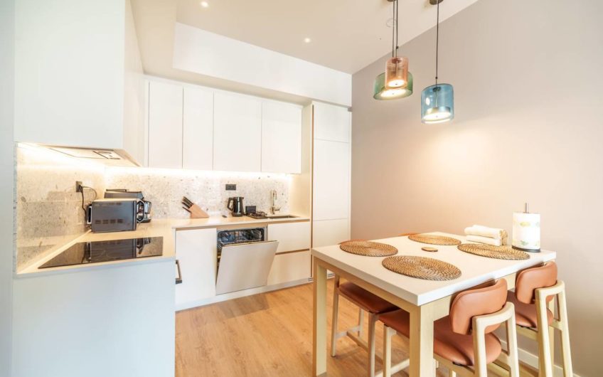 Furnished one-bedroom apartment in the prestigious Boka Place complex
