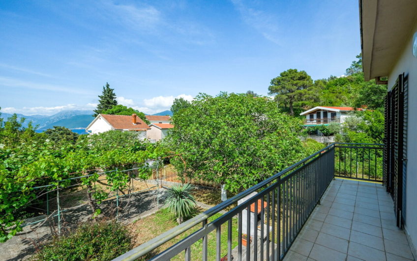 House with a garden in Luštica – 250 meters from the sea