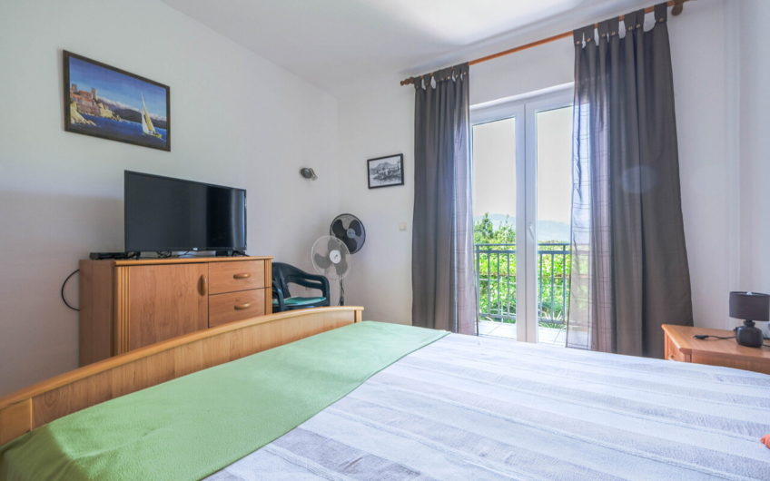 House with a garden in Luštica – 250 meters from the sea