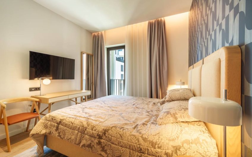 Furnished one-bedroom apartment in the prestigious Boka Place complex