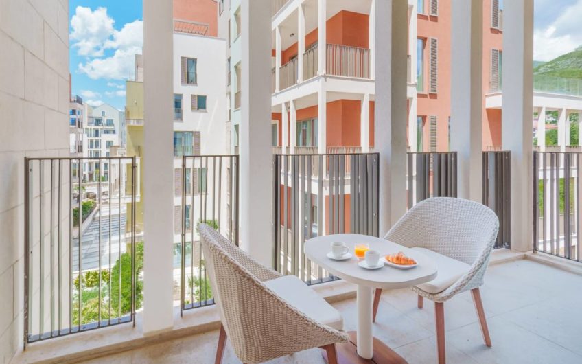 Furnished one-bedroom apartment in the prestigious Boka Place complex