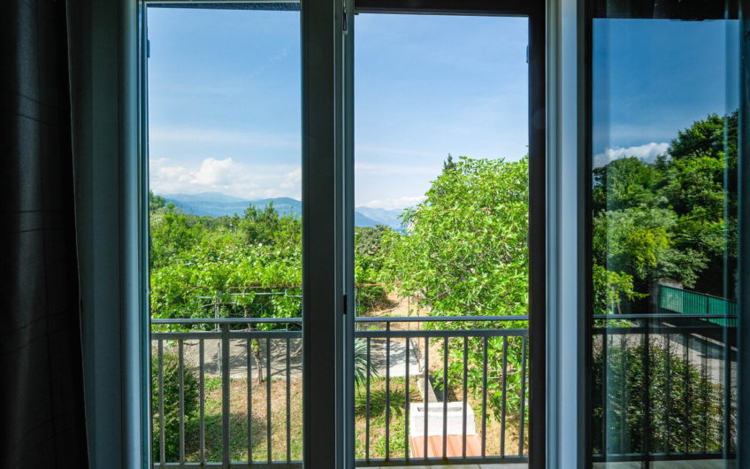 House with a garden in Luštica – 250 meters from the sea