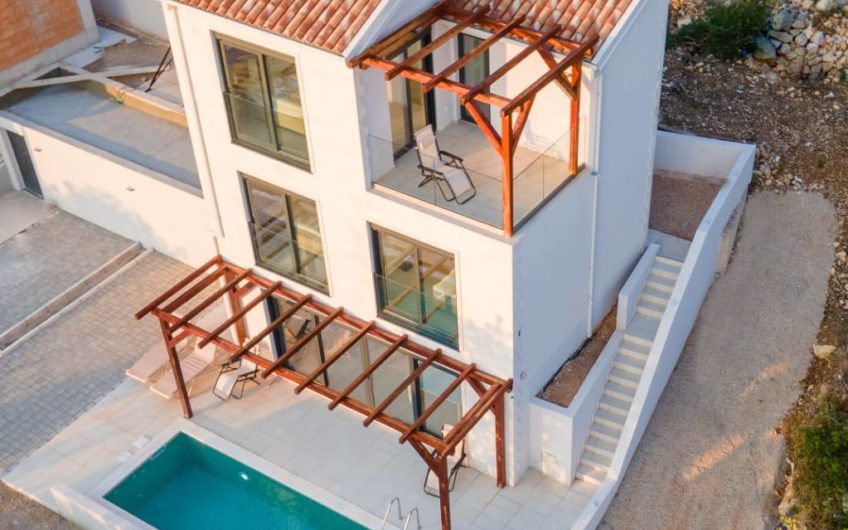Budva Blizikuce – villa with pool and sea view