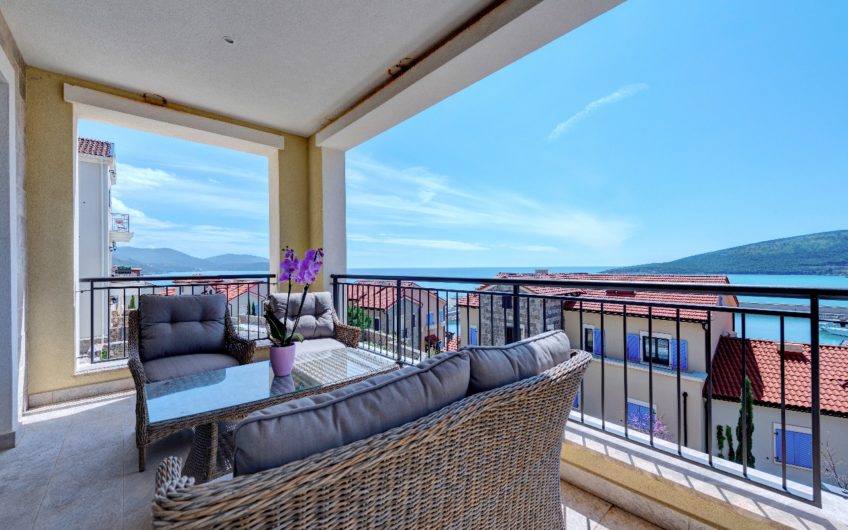 Exclusive 2-Bedroom Apartment – Lustica Bay