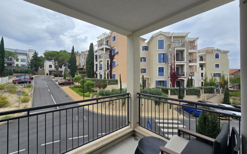 Lustica Centrale – 2-bedroom apartment for sale