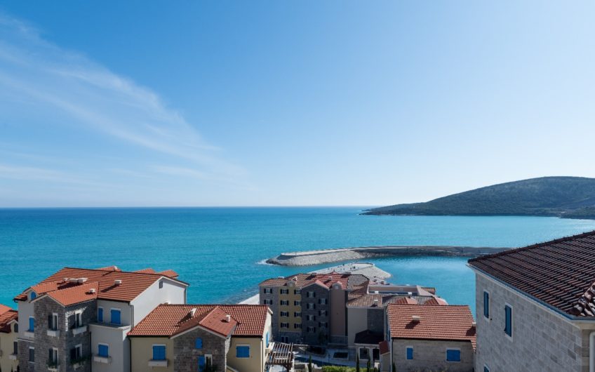 Exclusive 2-Bedroom Apartment – Lustica Bay