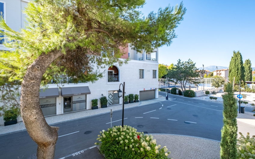 Stylish one-bedroom apartment in the prestigious Centrale complex, Lustica Bay