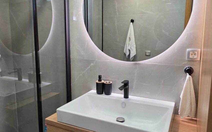 Luxury apartment in a complex with a pool – Pržno