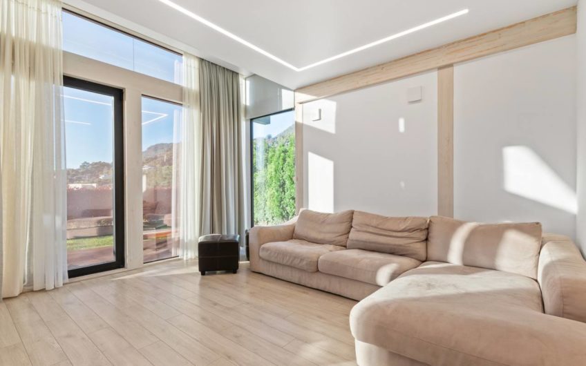 House for sale in a cottage community in Tivat – Mrcevac