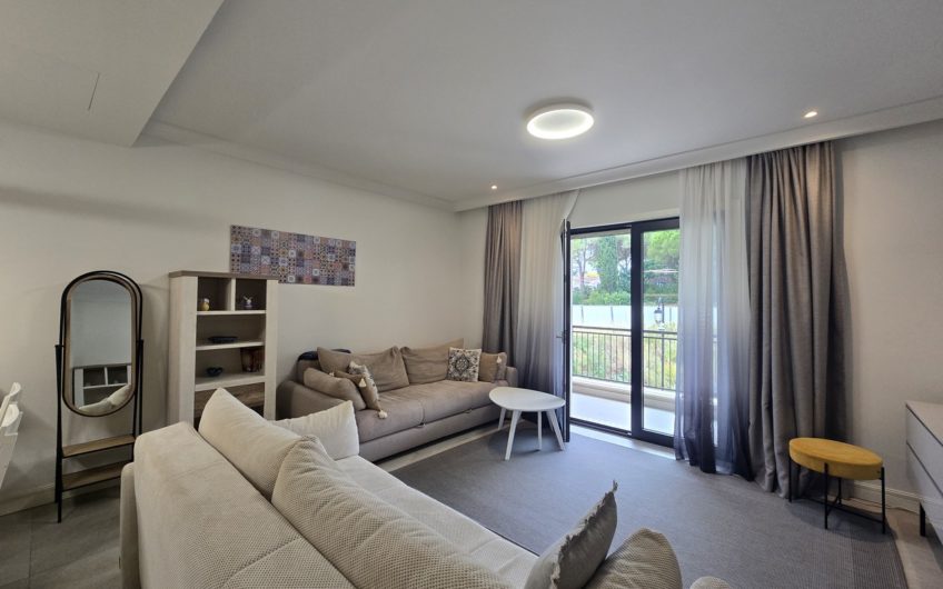Lustica Centrale – 2-bedroom apartment for sale