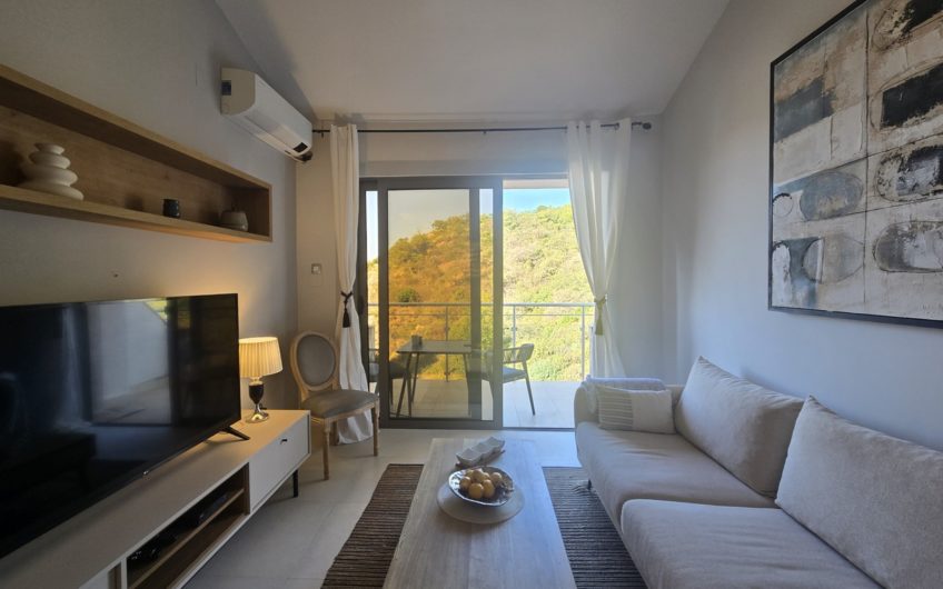 Luxury apartment in a complex with a pool – Pržno