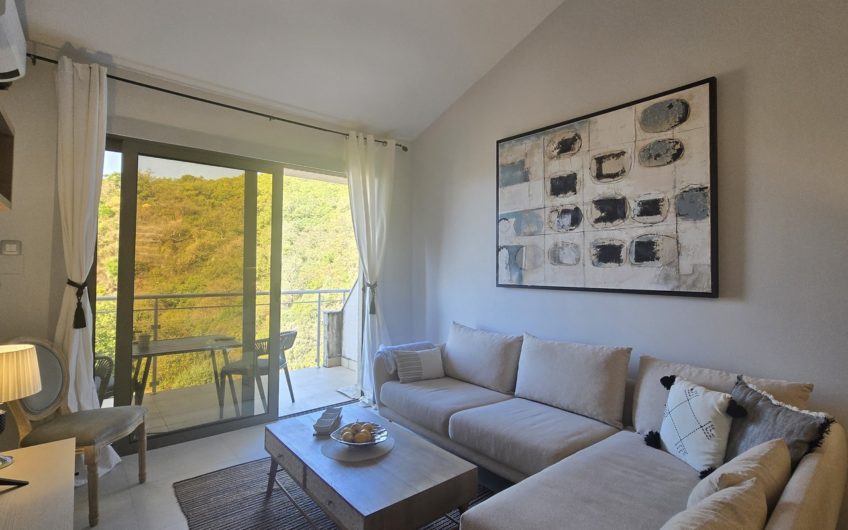 Luxury apartment in a complex with a pool – Pržno