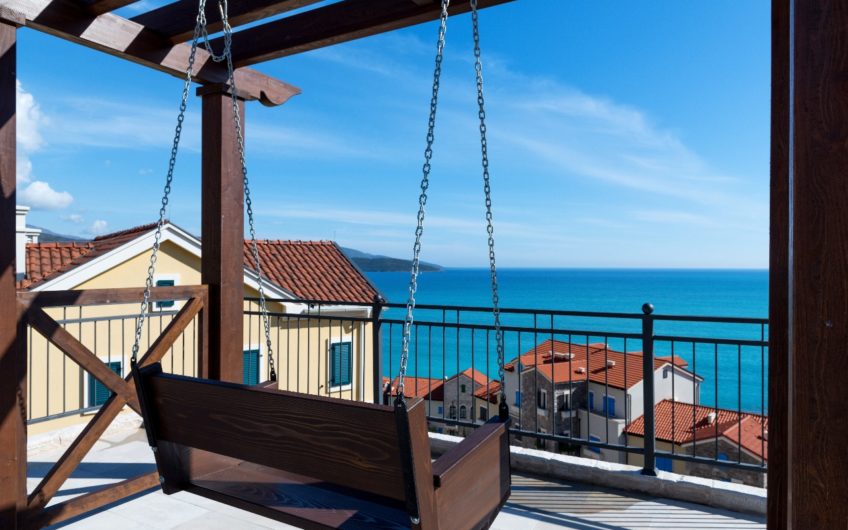 Exclusive 2-Bedroom Apartment – Lustica Bay