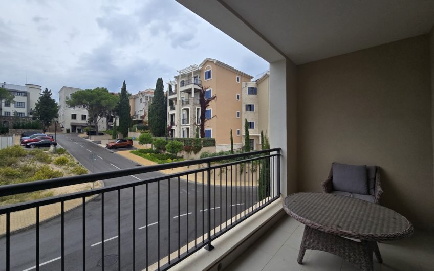 Lustica Centrale – 2-bedroom apartment for sale