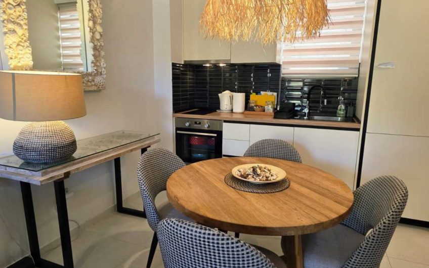 Luxury apartment in a complex with a pool – Pržno