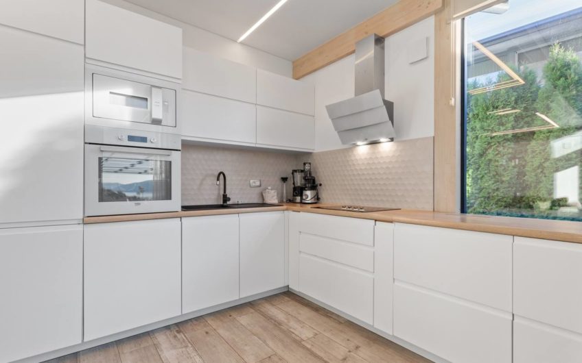 House for sale in a cottage community in Tivat – Mrcevac