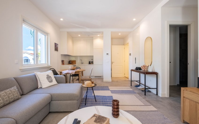 Stylish one-bedroom apartment in the prestigious Centrale complex, Lustica Bay