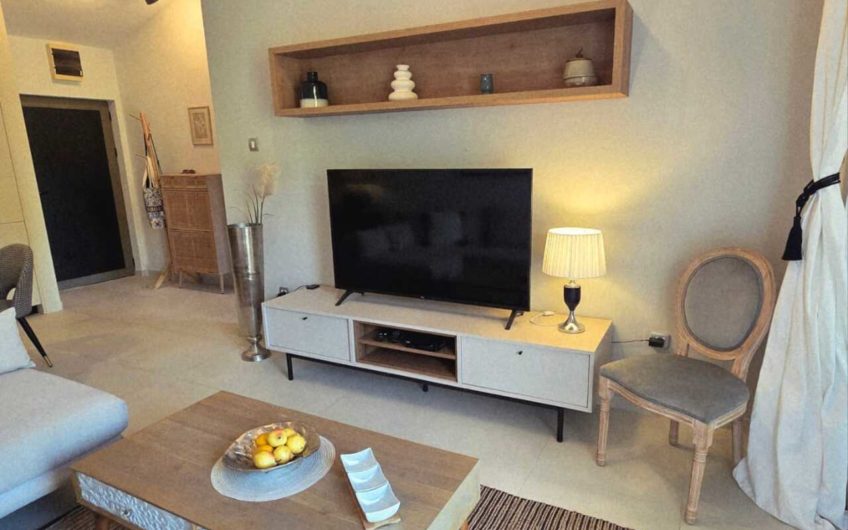 Luxury apartment in a complex with a pool – Pržno