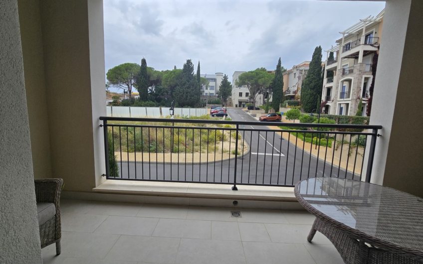 Lustica Centrale – 2-bedroom apartment for sale