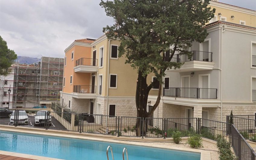 Lustica Centrale — New one-bedroom apartment in a block with a pool — €425,000