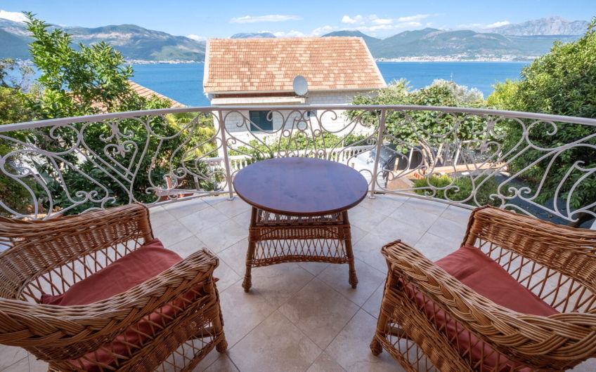 Cozy house by the sea in Luštica – 20 minutes from Tivat