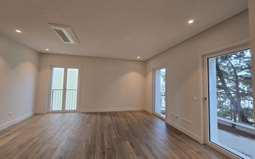 Lustica Centrale — New one-bedroom apartment in a block with a pool — €425,000