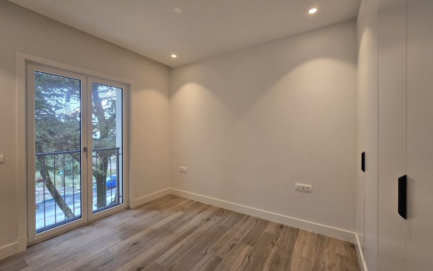 Lustica Centrale — New one-bedroom apartment in a block with a pool — €425,000