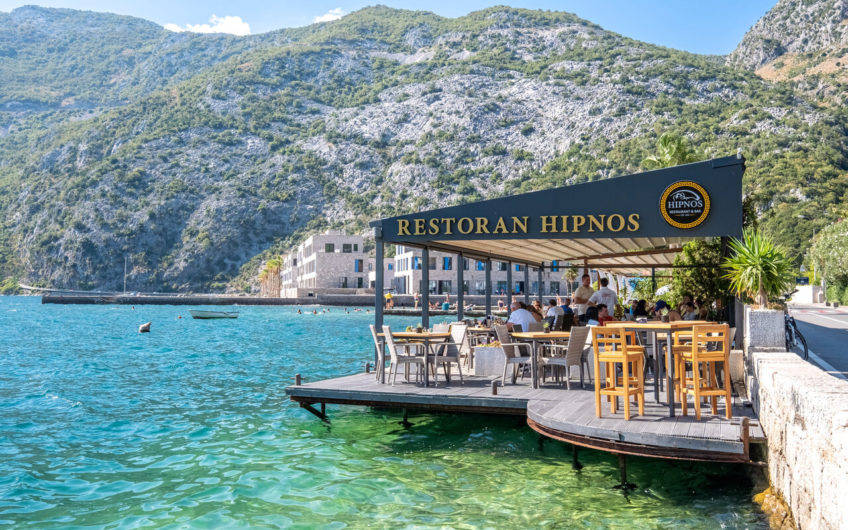 Waterfront Villa in Risan – Center