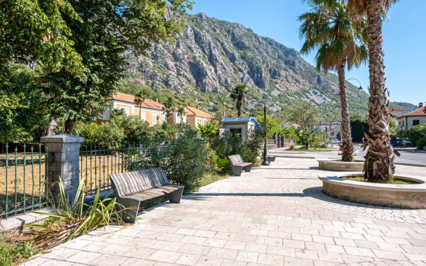 Waterfront Villa in Risan – Center