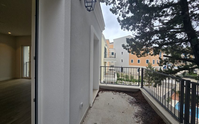Lustica Centrale — New one-bedroom apartment in a block with a pool — €425,000