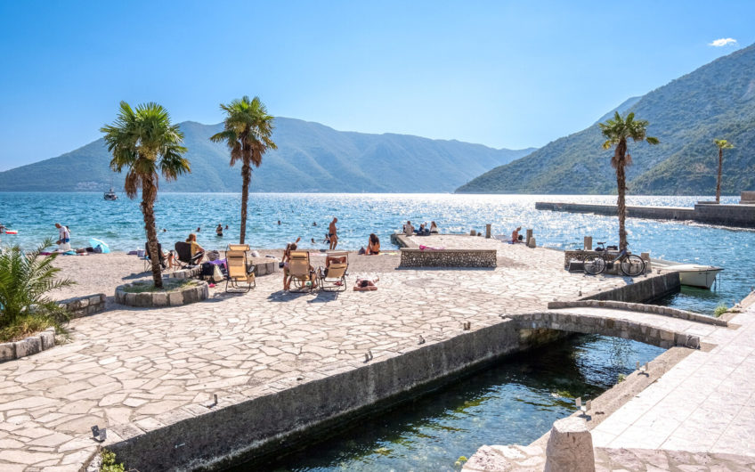 Waterfront Villa in Risan – Center