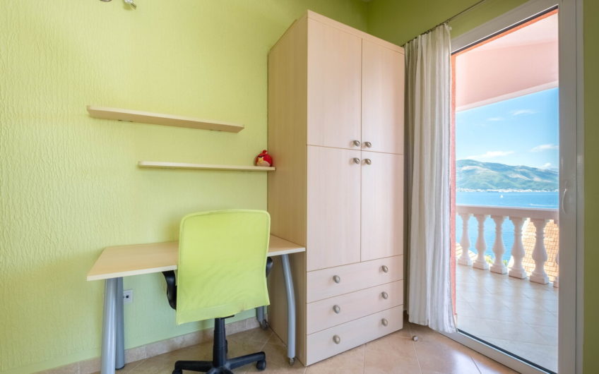 Cozy house by the sea in Luštica – 20 minutes from Tivat