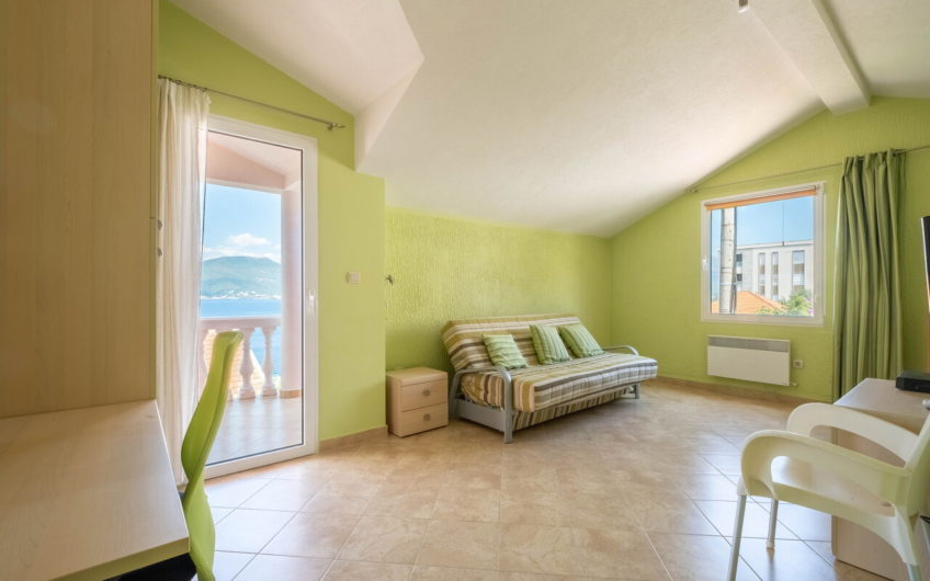 Cozy house by the sea in Luštica – 20 minutes from Tivat