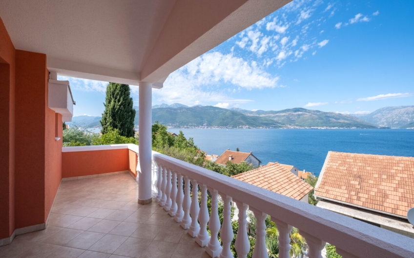 Cozy house by the sea in Luštica – 20 minutes from Tivat