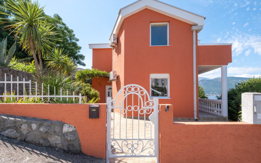 Cozy house by the sea in Luštica – 20 minutes from Tivat