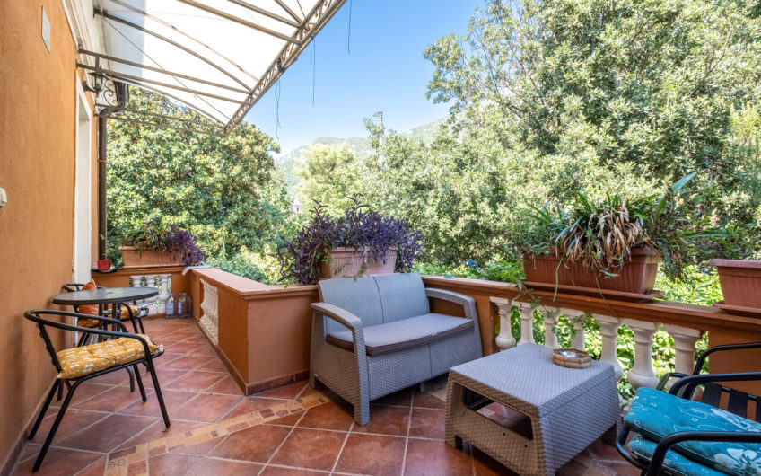 Waterfront Villa in Risan – Center