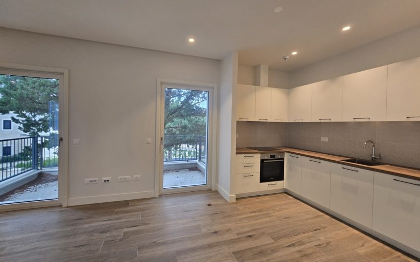 Lustica Centrale — New one-bedroom apartment in a block with a pool — €425,000