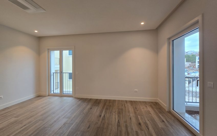 Lustica Centrale — New one-bedroom apartment in a block with a pool — €425,000