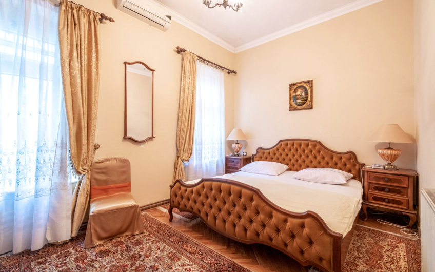 Waterfront Villa in Risan – Center