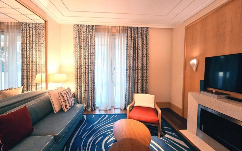 Baia Regent Pool Club Apartment with Pool Access and Garage