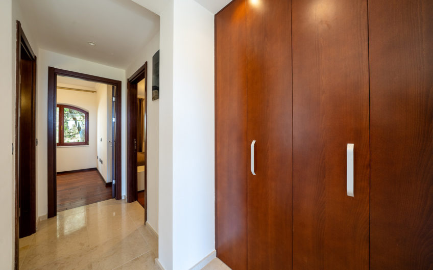 Two-bedroom apartment above the beach Lučice – Petrovac