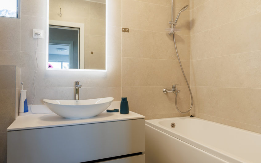 Luxury Penthouse with Roof Terrace and Garage Space – Becici