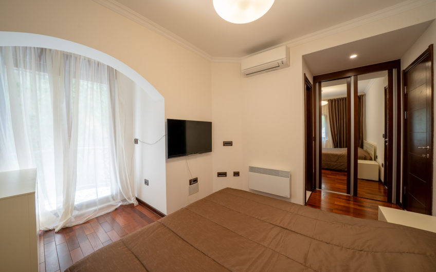 Two-bedroom apartment above the beach Lučice – Petrovac