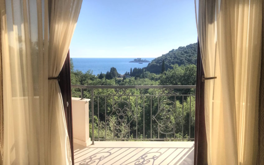 Two-bedroom apartment above the beach Lučice – Petrovac