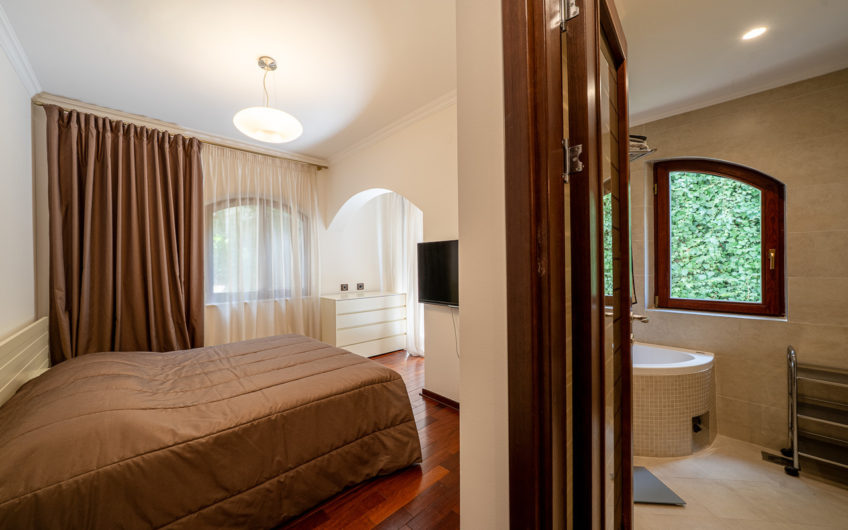 Two-bedroom apartment above the beach Lučice – Petrovac