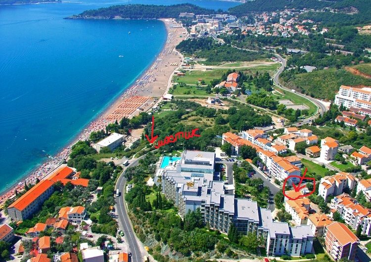 A three-story house in Becici is for sale – 7 apartments.