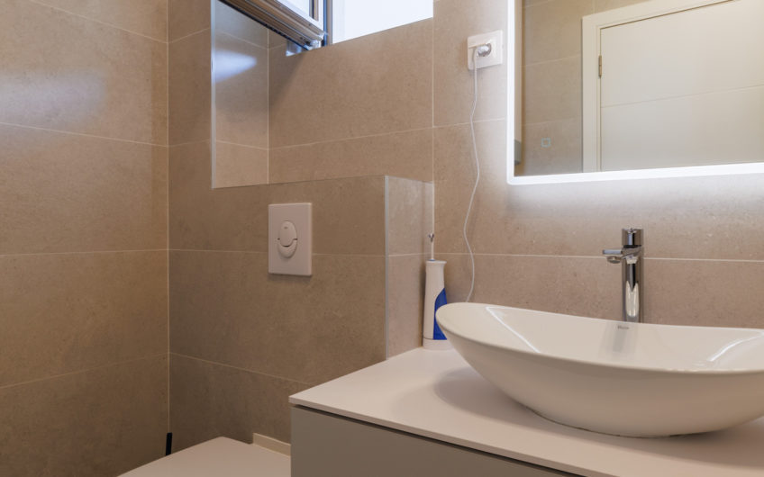 Luxury Penthouse with Roof Terrace and Garage Space – Becici