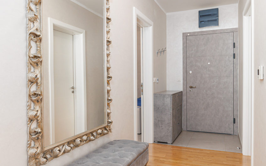 Luxury Penthouse with Roof Terrace and Garage Space – Becici