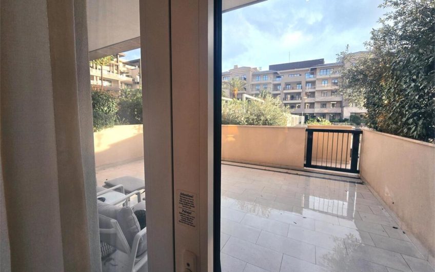 Baia Regent Pool Club Apartment with Pool Access and Garage